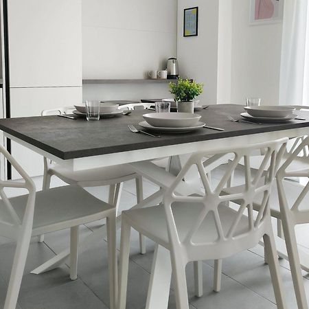 Апартаменты Joivy Charming Flats In The Heart Of Porta Nuova Милан Экстерьер фото